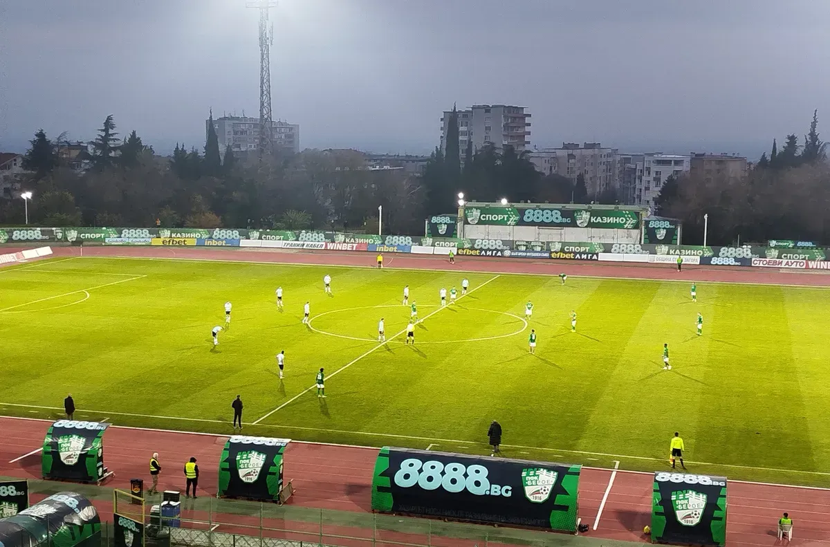 Заралии продължават да затъват Берое е получил поредна забрана за