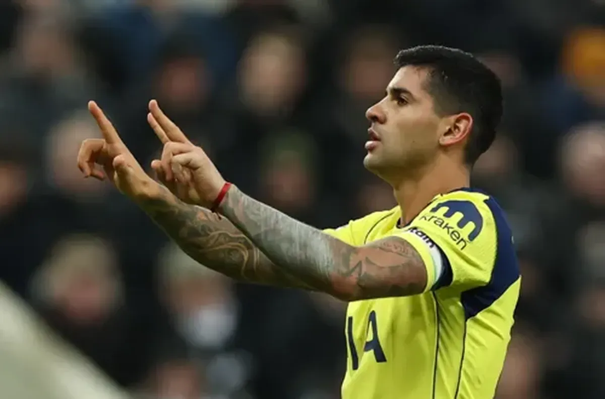 Капитанът на Тотнъм бе изгонен срещу Ливърпул Капитанът на Тотнъм