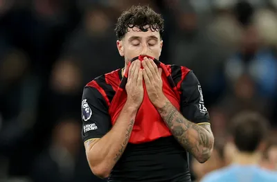 Барселона и Ювентус искат защитник на Борнемут