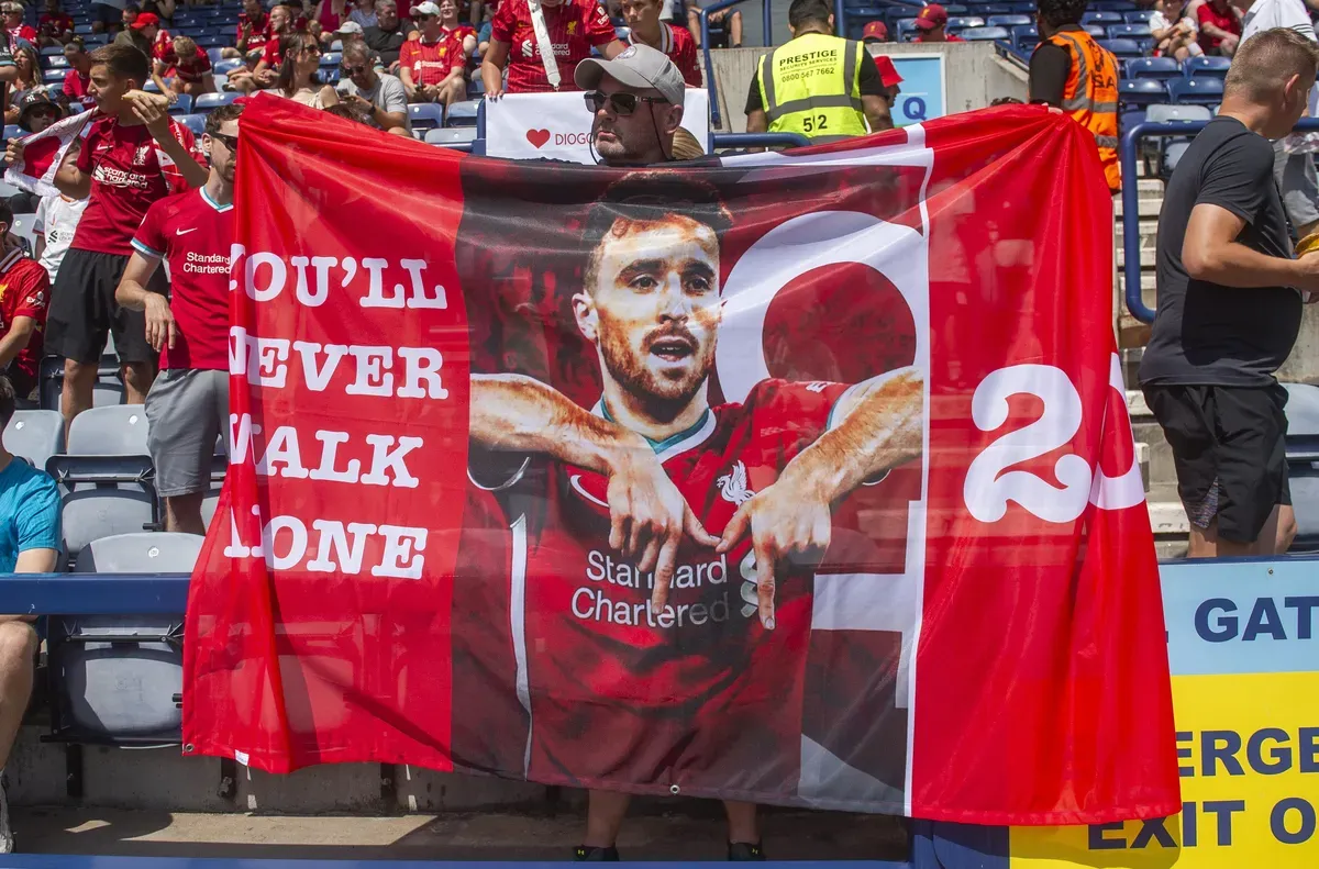 Двамата сина на трагично загиналия португалски футболист Диого Жота ще