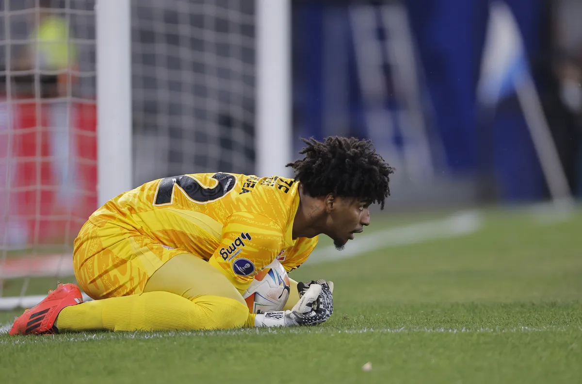 Коринтианс е отказал предложение на Милан за своя титулярен вратар