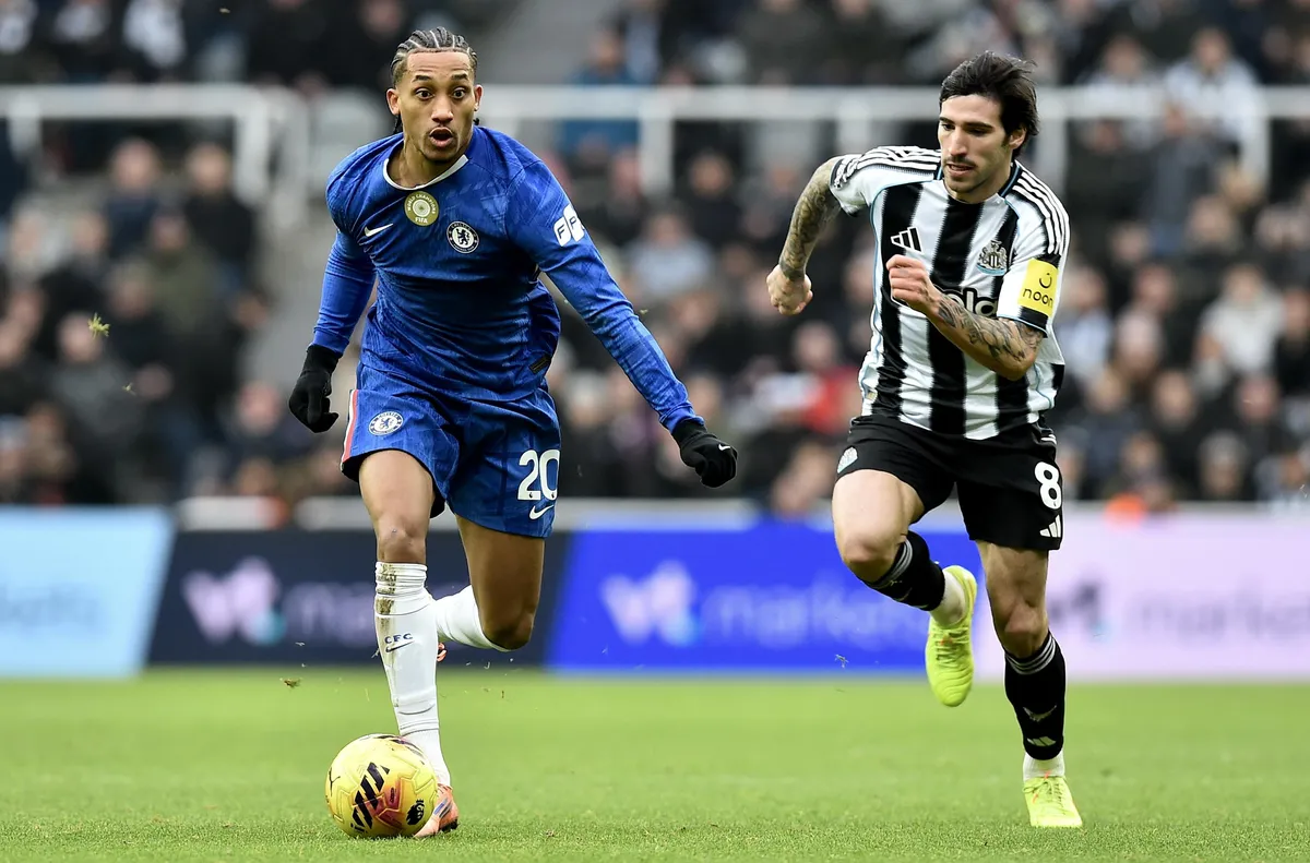 Халфът на Нюкасъл Сандро Тонали продължава да бъде мечтаното ново