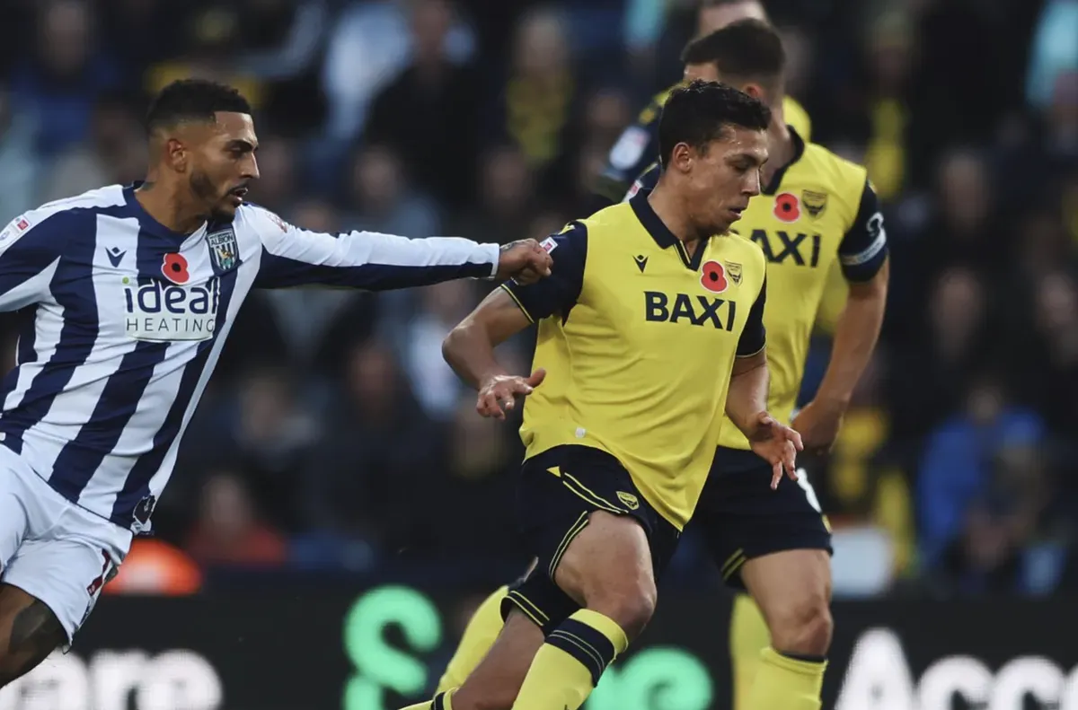 Българският национал с близо половин час на терена  
Оксфорд Юнайтед