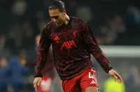 Ван Дайк иска от Ливърпул просто да играе футбол