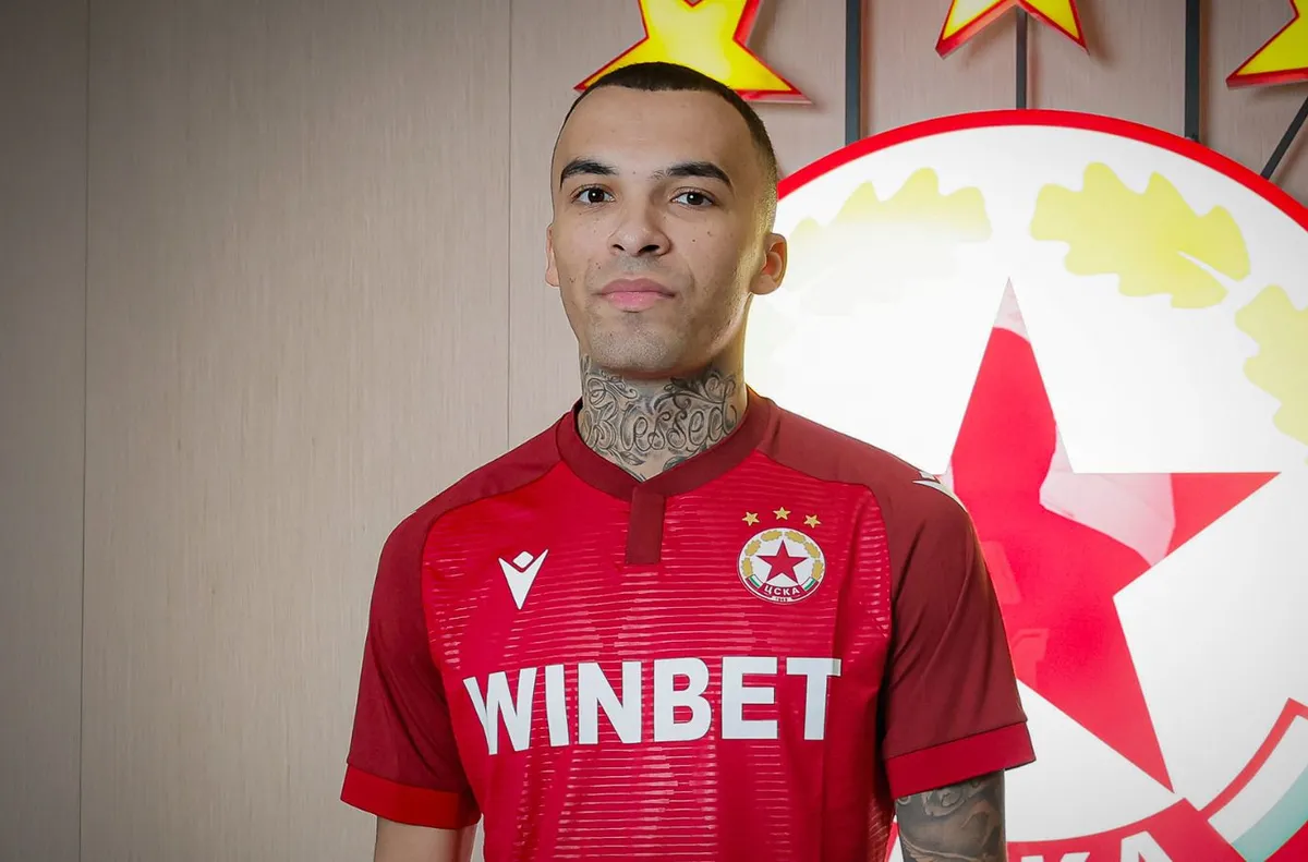 Полузащитникът пристига от Астана
ЦСКА привлече национала на Беларус Макс Ебонг