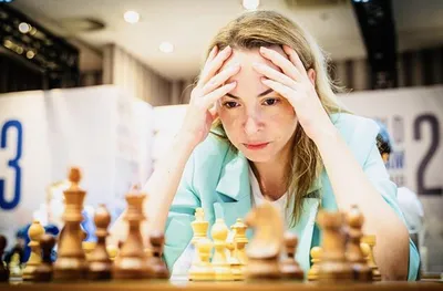 Антоанета Стефанова разделя второто място на Световното по блиц шахмат