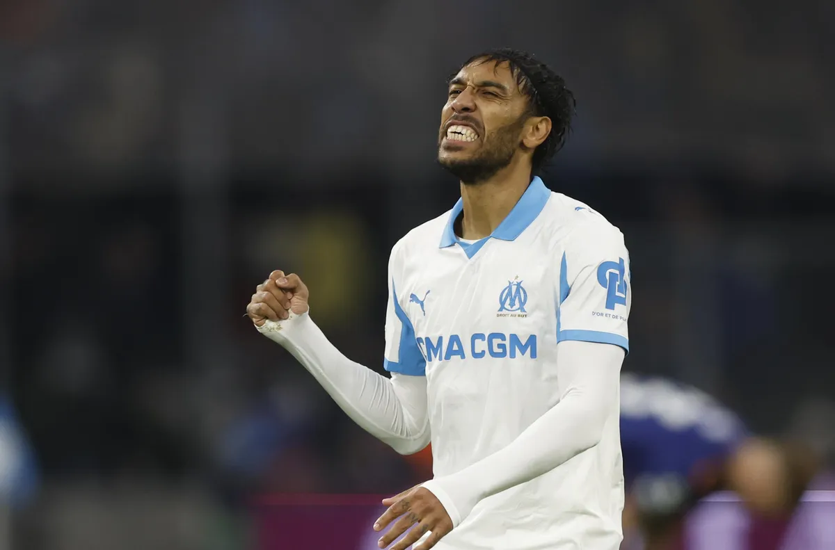 Нападателят ще се лекува на базата на клубния си отбор