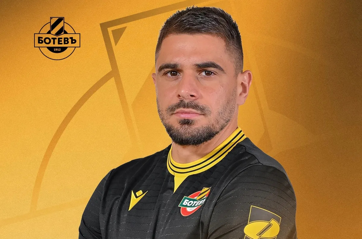 По взаимно съгласие Ботев Пловдив и Емил Мартинов се разделят