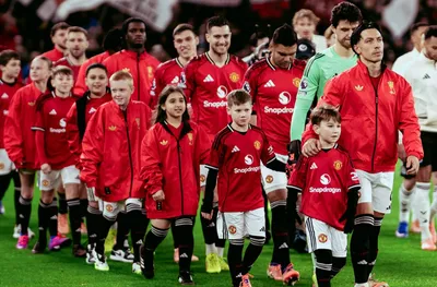 Жесток провал на Юнайтед срещу последния Уулвс на "Олд Трафорд"