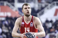 Везенков изведе Олимпиакос до полуфинал за Купата на Гърция (ВИДЕО)