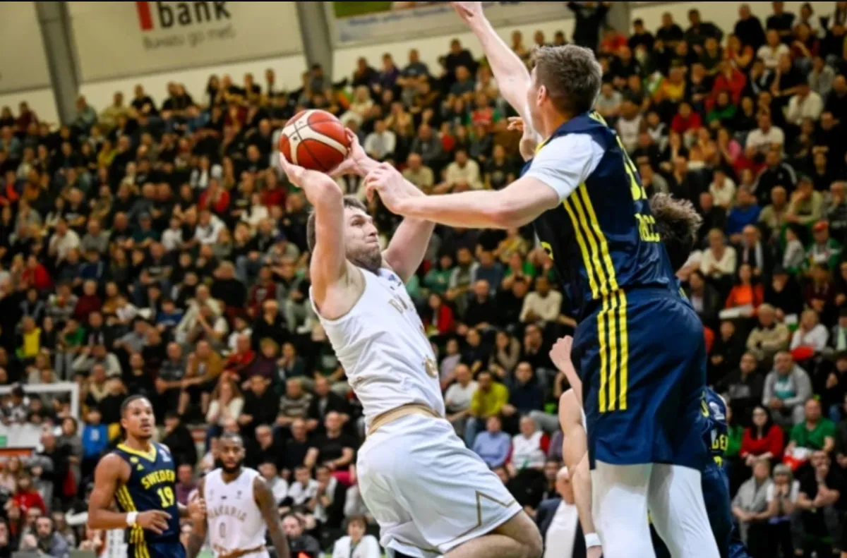 FIBA се възхити от Везенков