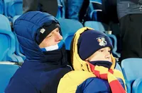 Да те поканят на бал по време на мач на Левски (ВИДЕО)