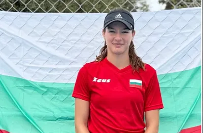 Лиа Каратанчева на финал във Франция