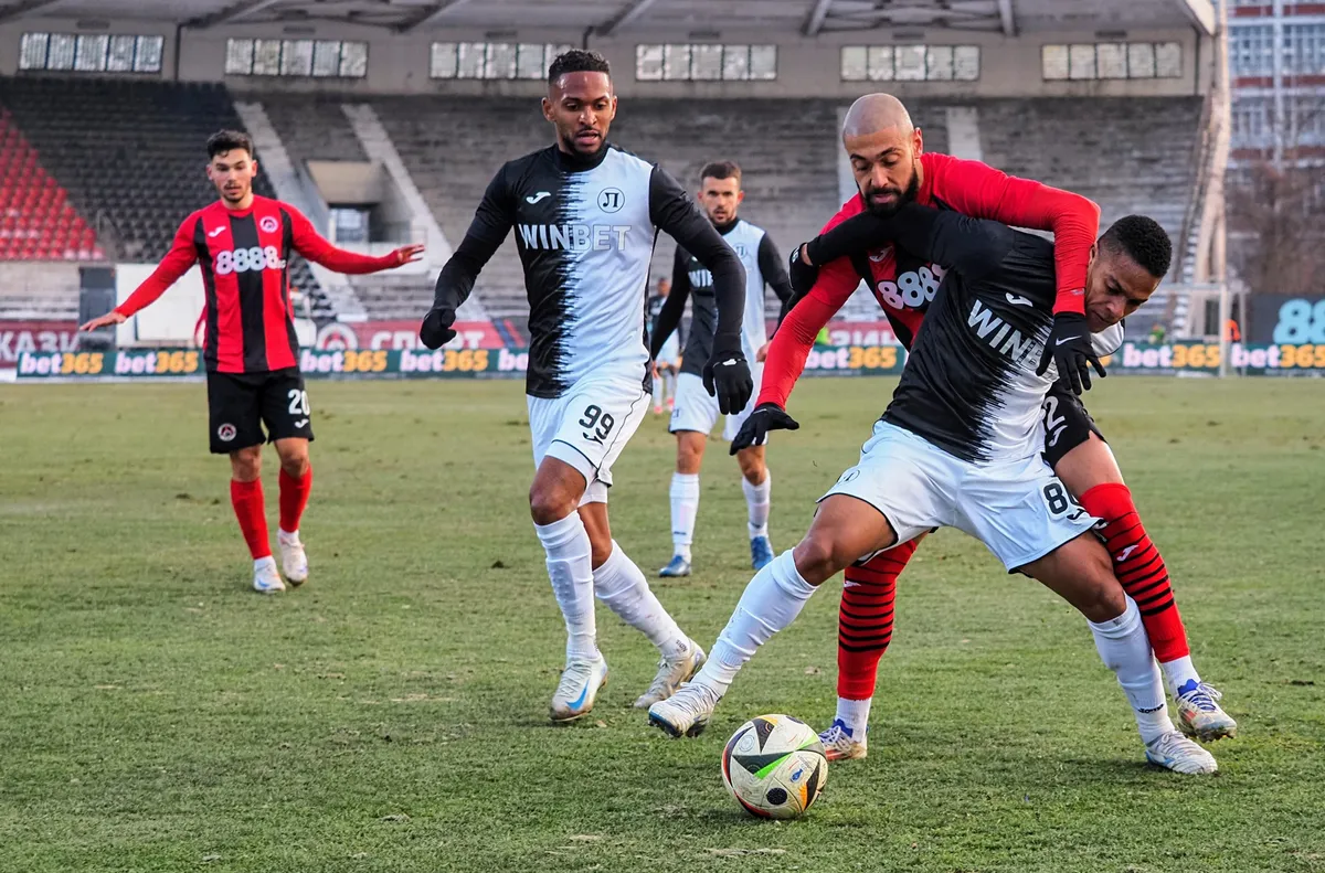 Сблъсъкът на Лаута започва в 20 00ч Отборът на Локомотив Пловдив