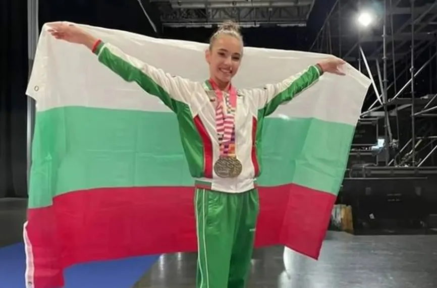 Скандалната Елвира Краснобаева игра в Москва под българския флаг