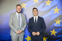 Зам.-министър Петър Младенов се срещна с еврокомисаря по младежта и спорта Глен Микалеф