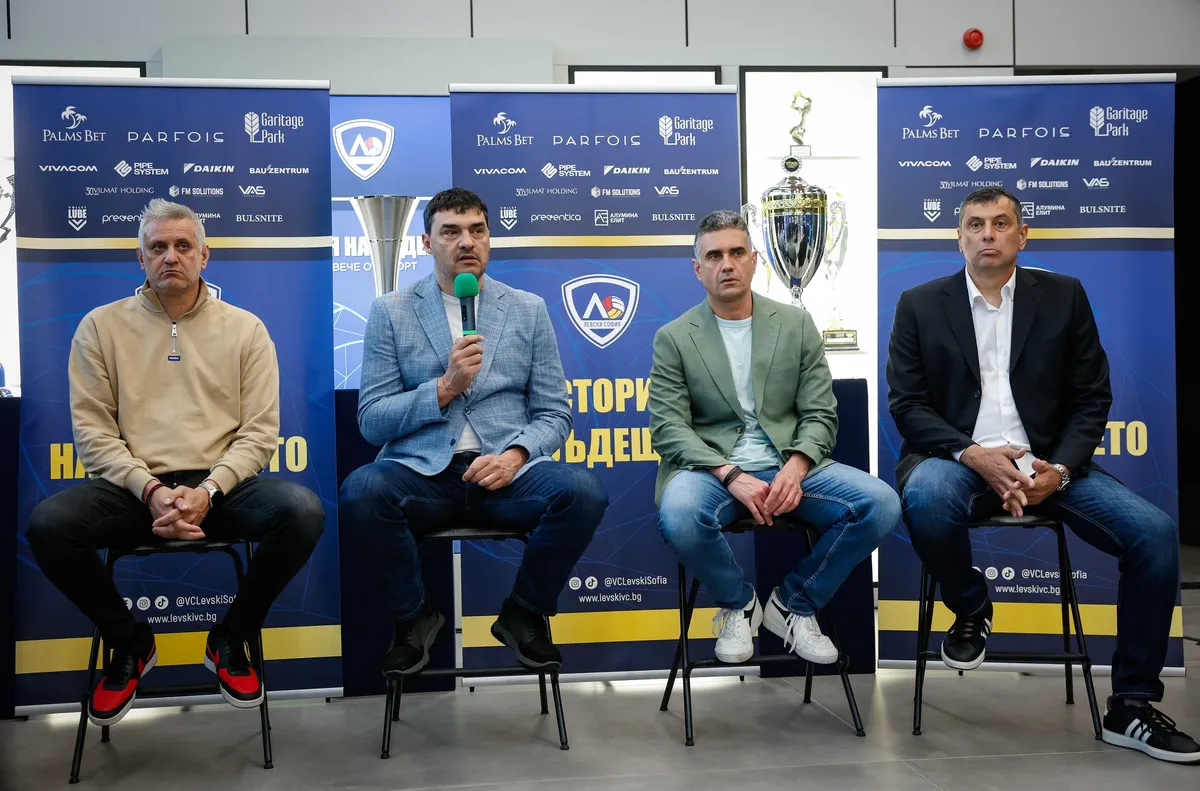 Николай Желязков остава начело на Левски още три години