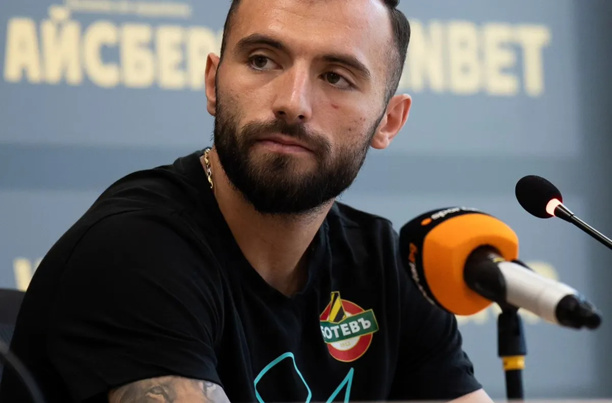 ЦСКА по петите на футболист на Ботев Пд 