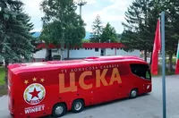 Новият автобус на ЦСКА дебютира (ВИДЕО)