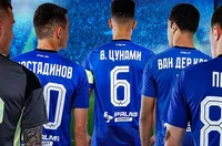 Левски с нови екипи: Какво пише на гърба на сините?
