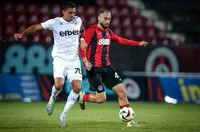 Локомотив (София) разби изпадналия Хебър с 3:0 след късни попадения