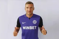 Опитен нападател напусна Етър