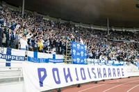 Прекъснаха Финландия - Полша заради фен по трибуните