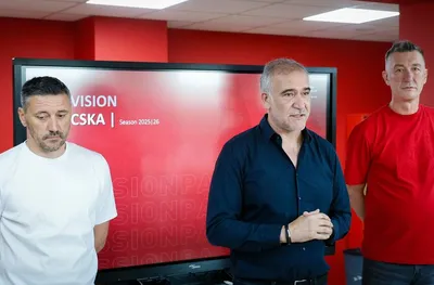 ЦСКА започна с изследванията, Керкез се срещна с футболистите