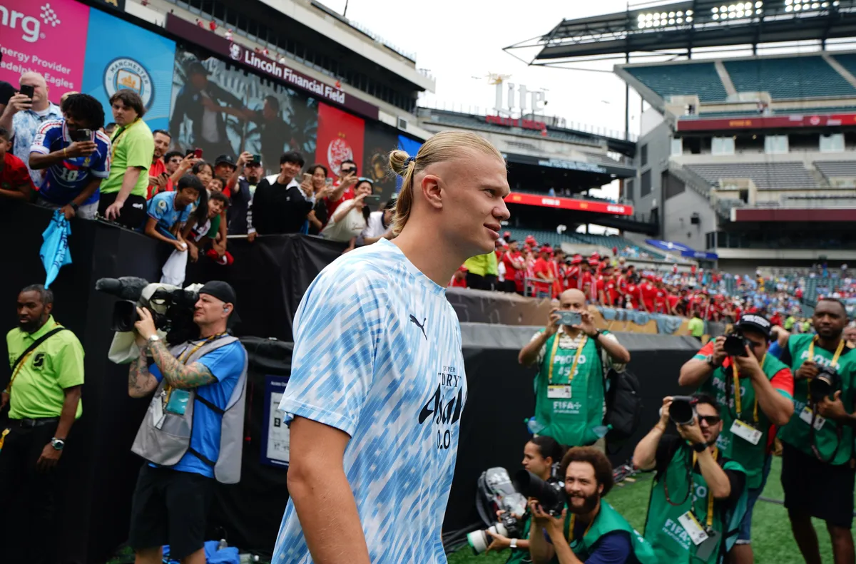 Следете тук битката от 19 00ч Манчестър Сити стартира участието си