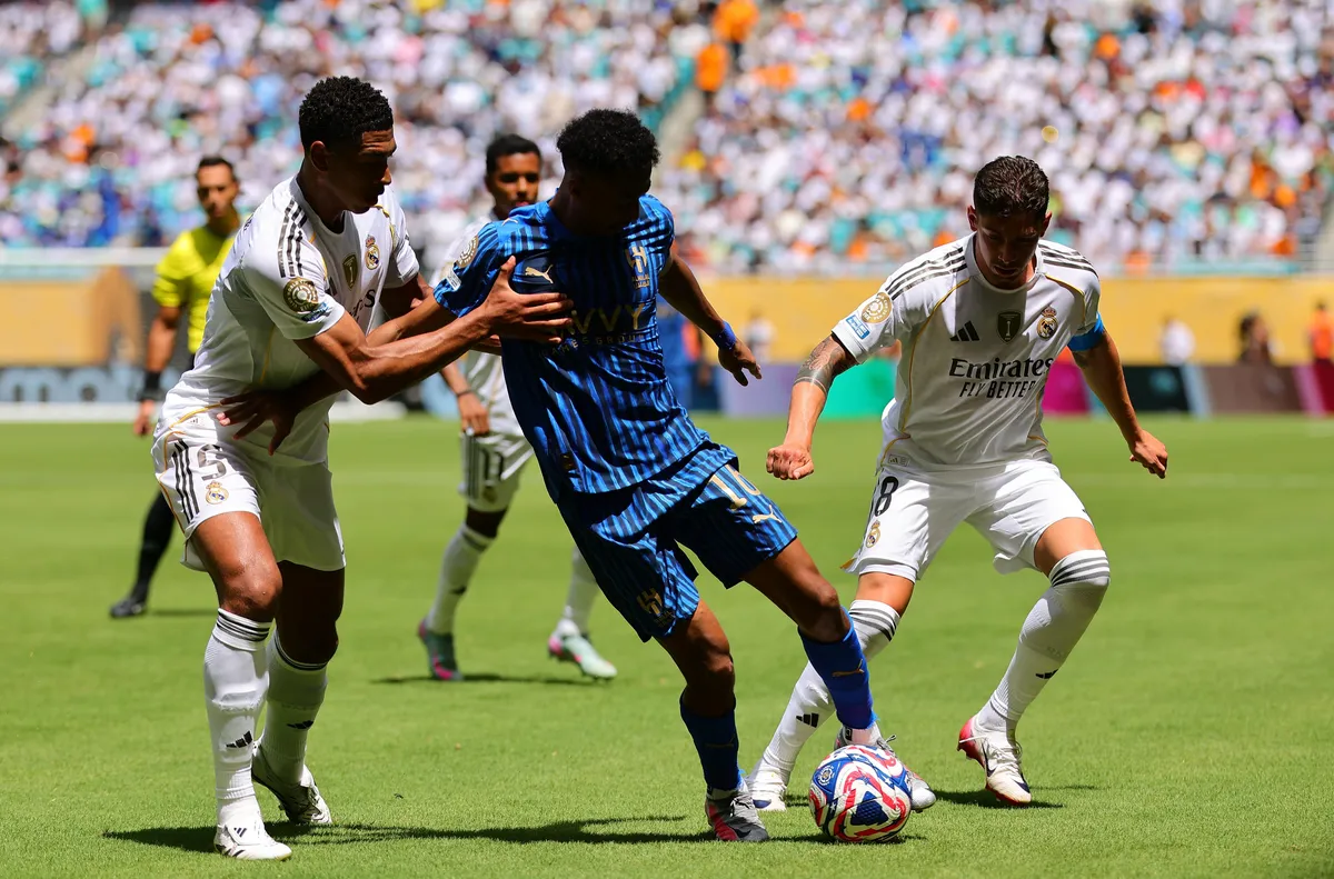 Гледайте официалните дебюти на Шаби Алонсо и Симоне Индзаги Тази