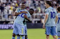 Ювентус стартира Световното клубно с 5:0