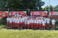 Илиан Илиев посети лагера на Академия Бенфика в България