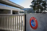 УЕФА взе решение за Олимпик Лион и Кристъл Палас в евротурнирите
