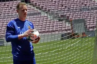 Спорният вратар на Барса ляга под ножа