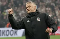 Бешикташ отрече слуховете: Няма да уволнява Солскяер