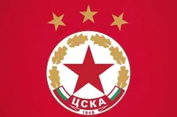 ЦСКА подкрепи критикуван от феновете директор