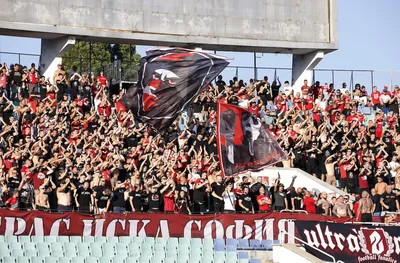 Фенове на ЦСКА беснеят след мача