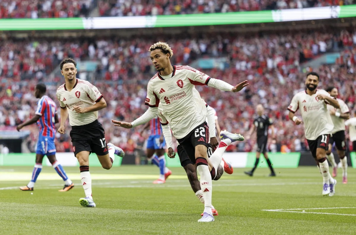 Следете тук битката за Комюнити Шийлд в Англия Носителят на