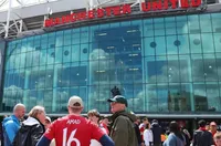 Феновете на Ман Юнайтед стопират протеста си
