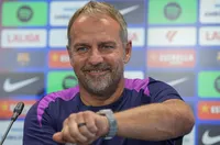 Флик очаква Барселона да картотекира новите преди старта на „Ла Лига“