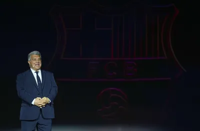 Лапорта се излегна на новия "Камп Ноу"