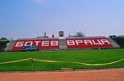 Дългоочаквани ремонти на спортни обекти във Враца отново са в движение