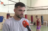 Уилям Чолов дебютира с победа на Световното по бокс