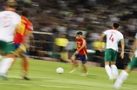 Футбол в сянката на подигравките