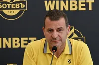 Илиян Филипов каза защо Ивелин Попов напусна Ботев Пловдив