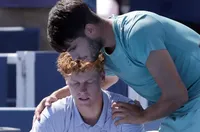 Рапър сравни Синер с Хитлер, извини се