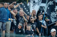 Фенове на Венци с яростна атака към Венци Стефанов