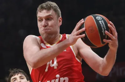 Мощен Везенков поведе Олимпиакос към финала за Суперкупата на Гърция (ВИДЕО)