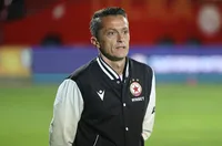 Янев към играчите: Трябва да работим като луди