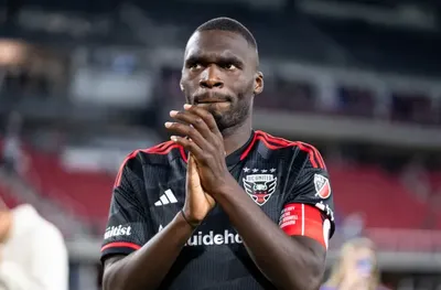 Бентеке подписа в ОАЕ